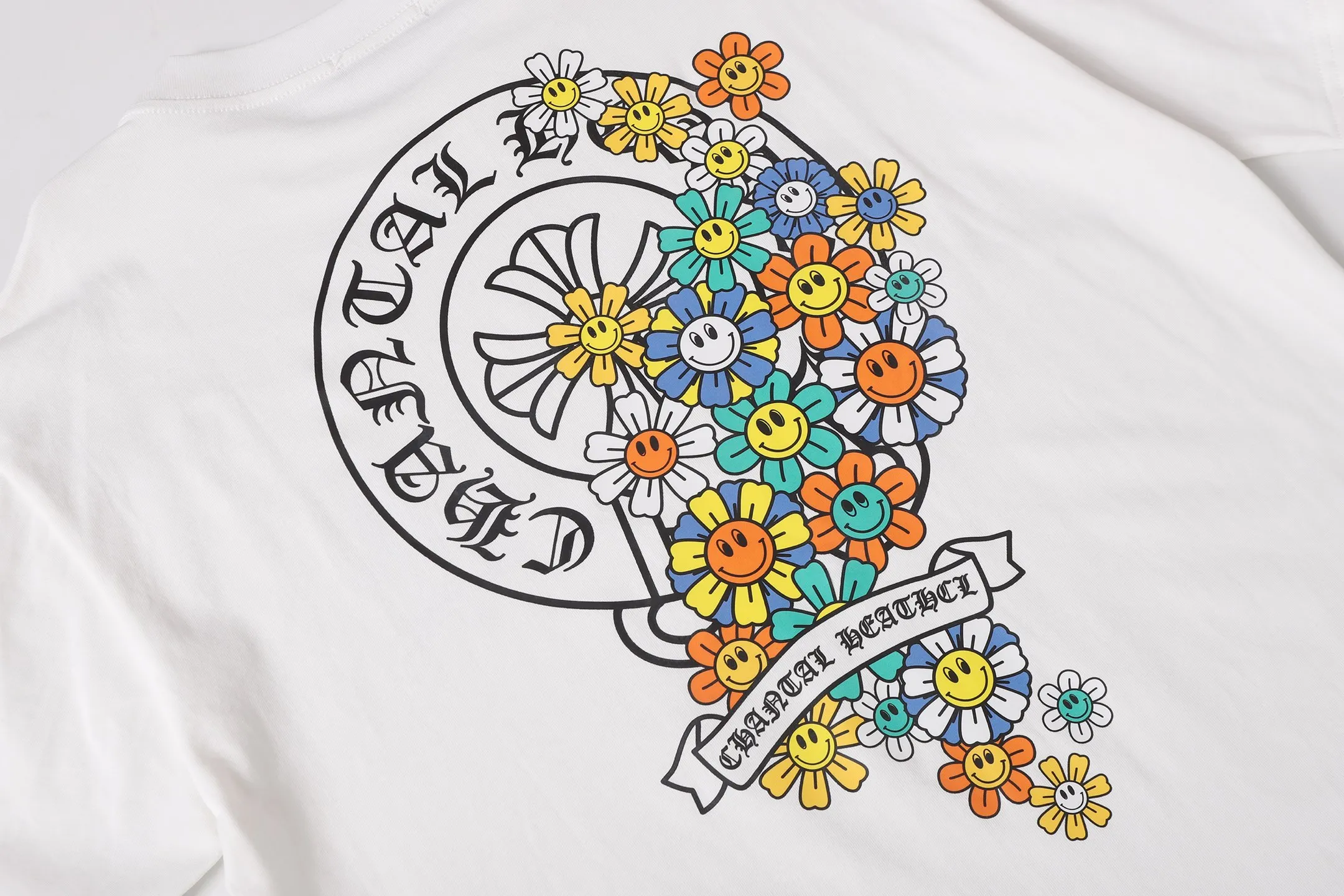 P150 cross-border model, please do not place an order if you are pursuing quality -Chrome Hearts/Chrome Hearts Sanskrit horseshoe sunflower print popular short-sleeved T-shirt -High weight, high density and high quality, soft, delicate and skin-friendly wool, soft and silky to the touch, excellent warmth and skin-friendly properties -Customized weaving and dyeing, no color difference, no matter the fabric or workmanship details, beat the ordinary version on the market -Colour: black white -Size: S M L XL